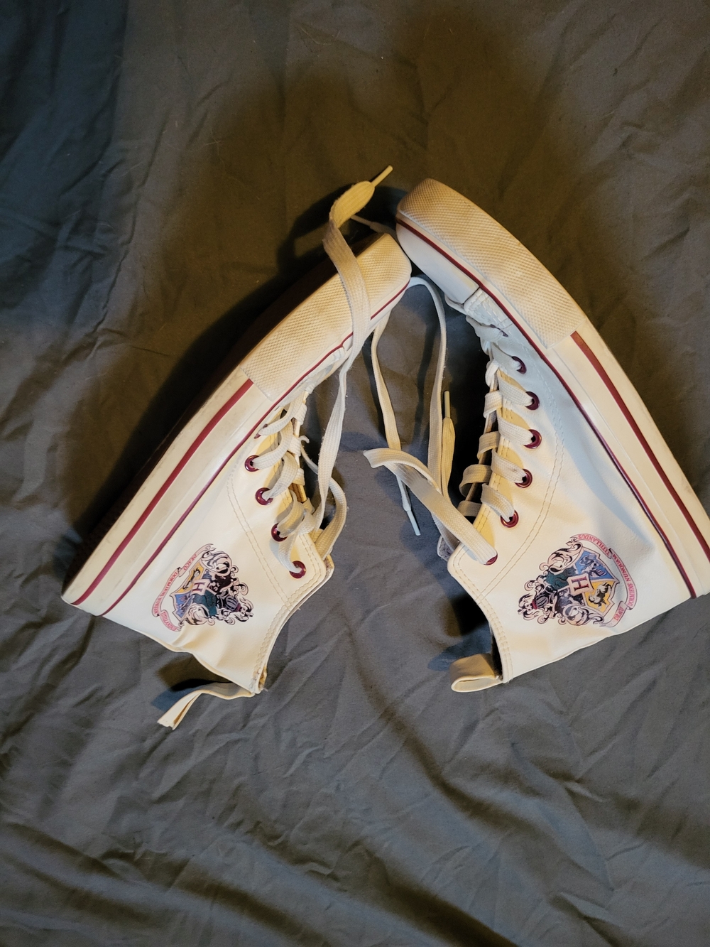 Hogwarts Harry Potter White High-Top Canvas